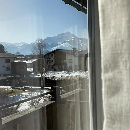 Πανσιόν Haus Treffer 4*