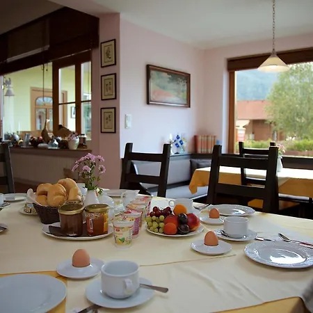 Гостевой дом Haus Treffer 4*